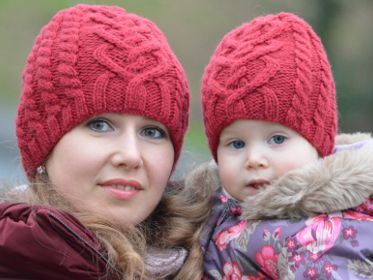 Valentine Cable Hat 040