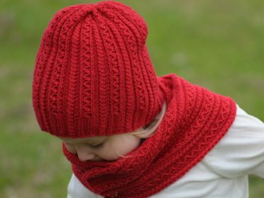 Tiny Cables Hat and Scarf 063