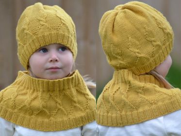 My Crown Beanie and Cowl Set 084